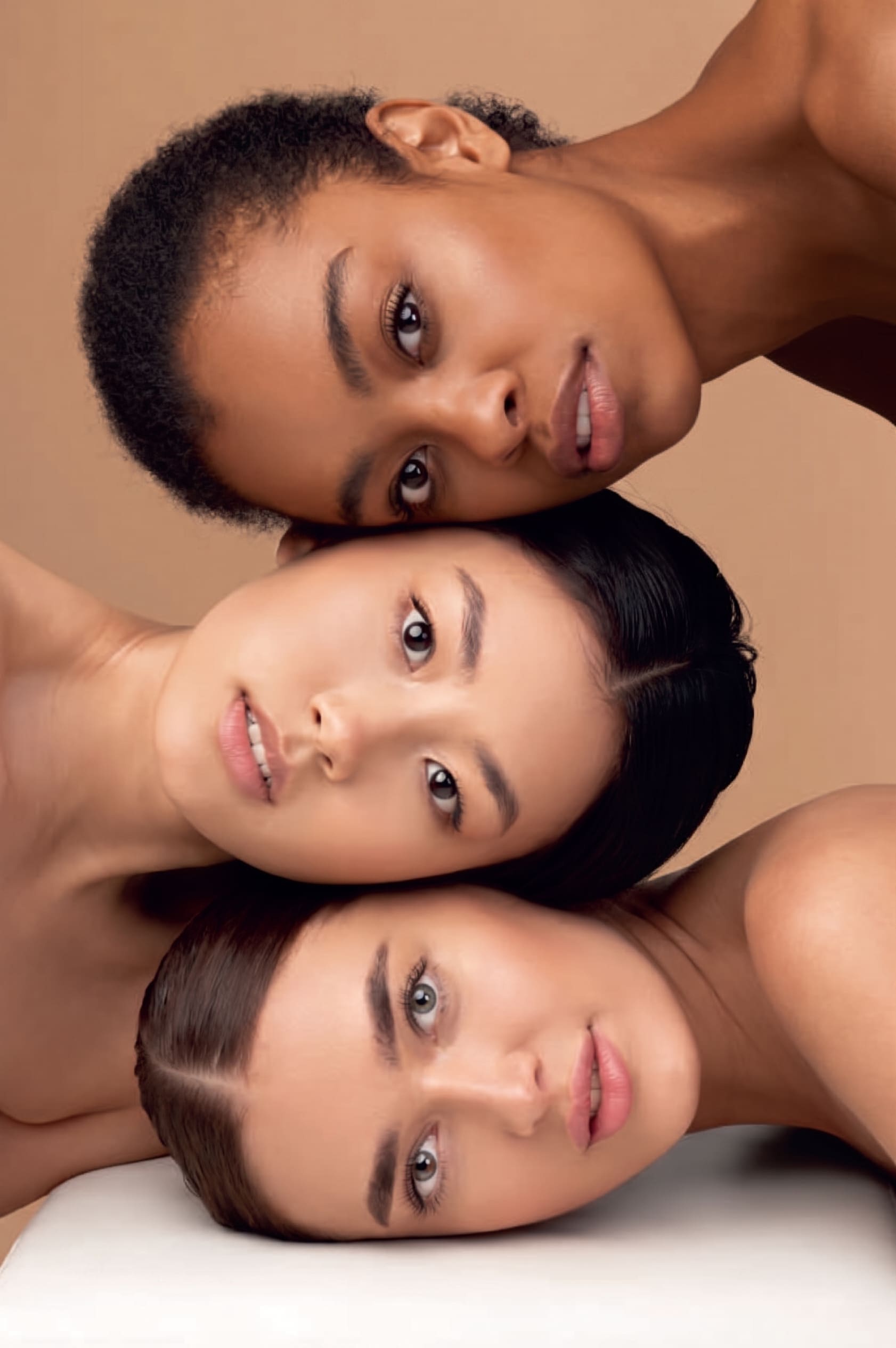 Tre donne con fototipi diversi